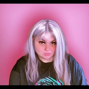 Meet your Posher, Samantha-jo